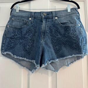 Ariat Boyfriend Shorts 30R in EEUC